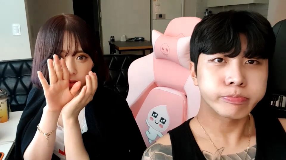 호야_황정음닮은 게스트 [꼭지작은A컵녀]