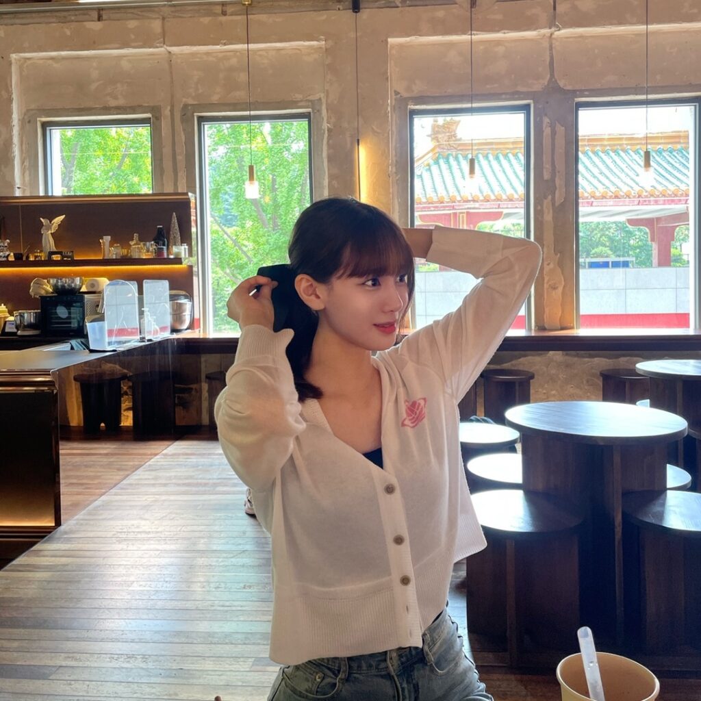 36만 틱톡커_틱톡 영상 모음 [BUBBLY_MINJU] 286V 똥까시 유출녀